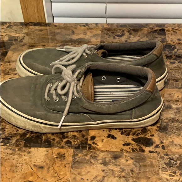 Shoe - Picture 3 of 3